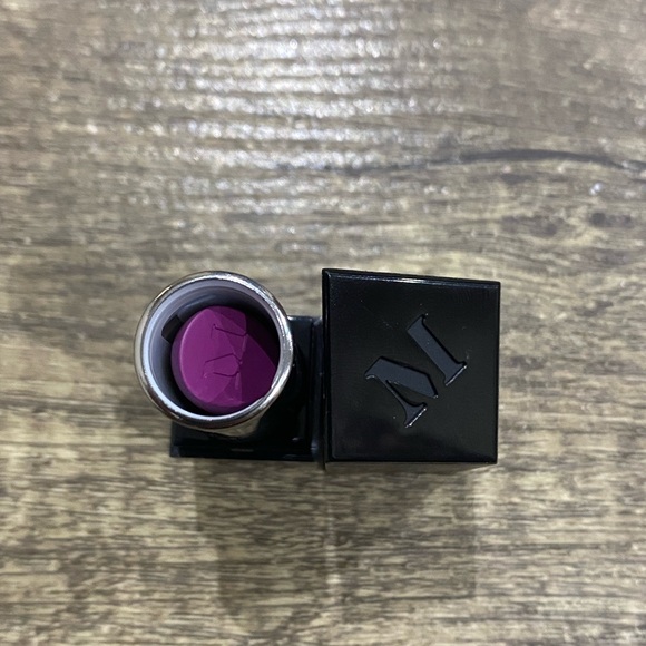 MORPHE - Mega Matte Lipstick -In The Moment- Full Size - New - Picture 2 of 3